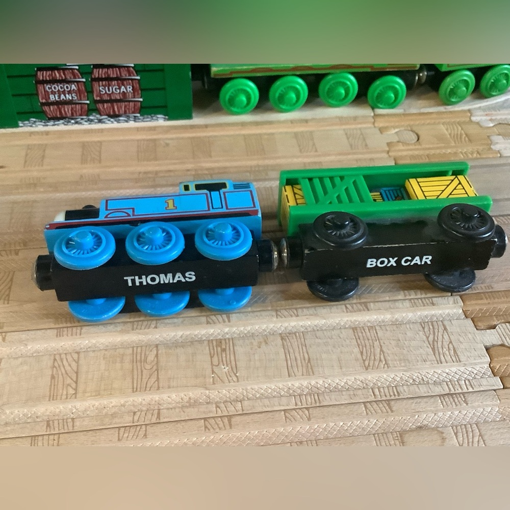 Thomas The Tank Engine and Yellow Box Car Set Thomas Wooden Railway - Picture 3 of 6